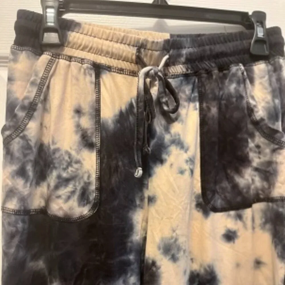 NWT Francesca's collection Pamela Tie Dye High Rise Sweat Pants Blue